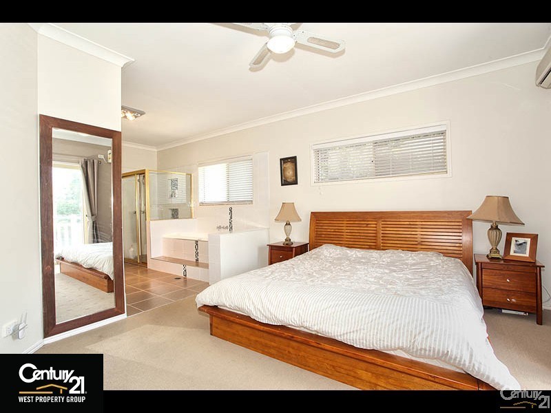 6 Heron Close, Cashmere QLD 4500
