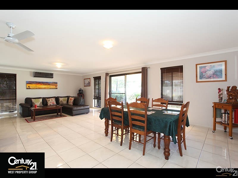 26 Fir Place, Warner QLD 4500