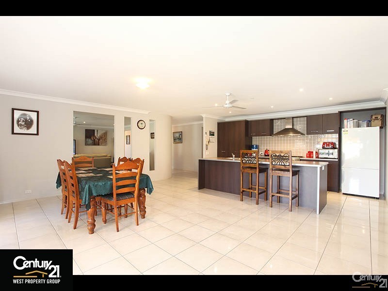 26 Fir Place, Warner QLD 4500
