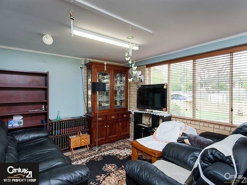 43 Nuttall St, Lawnton QLD 4501
