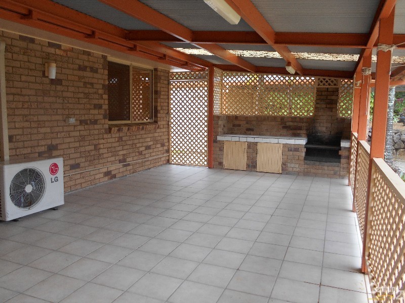 2 Elwood Court, Eatons Hill QLD 4037