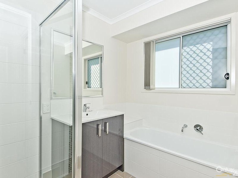 42 Centenary Court, Warner QLD 4500