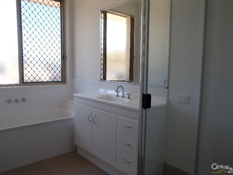 15 Cootharaba Crescent, Warner QLD 4500