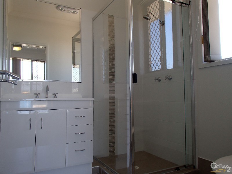 15 Cootharaba Crescent, Warner QLD 4500