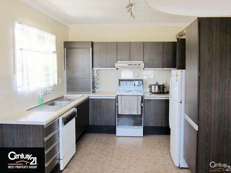 10 Bygrave Street, Strathpine QLD 4500