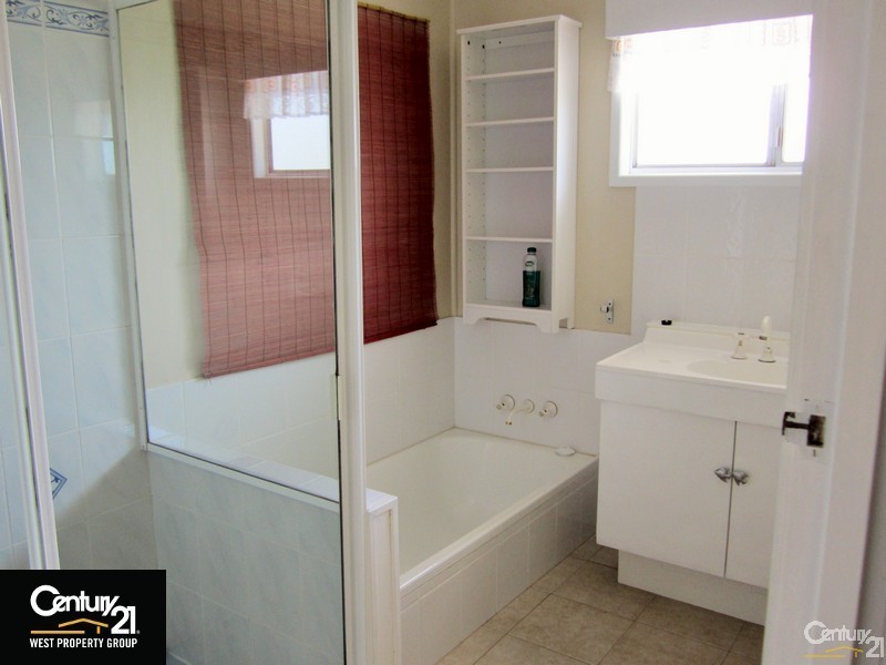 10 Bygrave Street, Strathpine QLD 4500