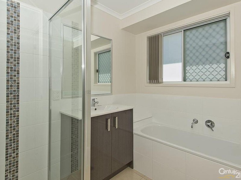 35 Champion Crescent, Griffin QLD 4503