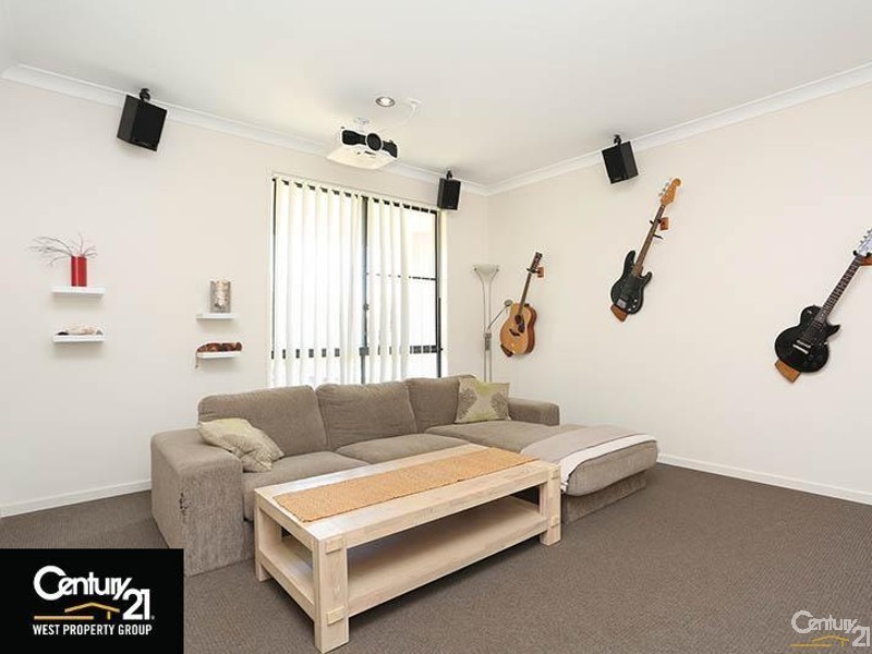 16 Morene Crescent, Warner QLD 4500