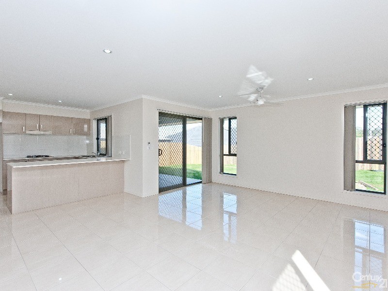 2 Champion Crescent, Griffin QLD 4503