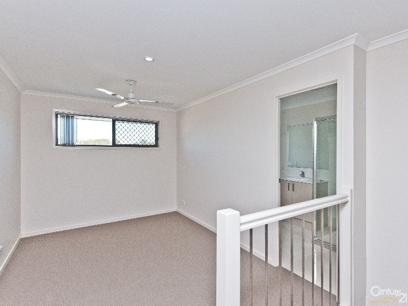 2 Champion Crescent, Griffin QLD 4503