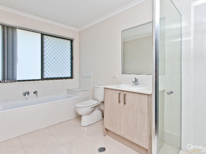 2 Champion Crescent, Griffin QLD 4503