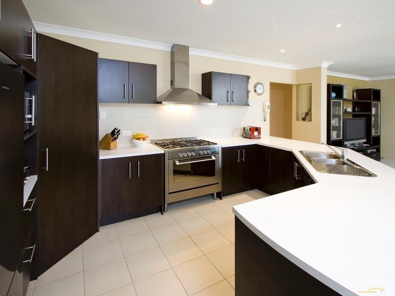 10 Hillside Court, Joyner QLD 4500