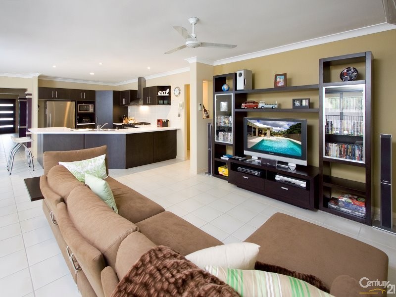 10 Hillside Court, Joyner QLD 4500