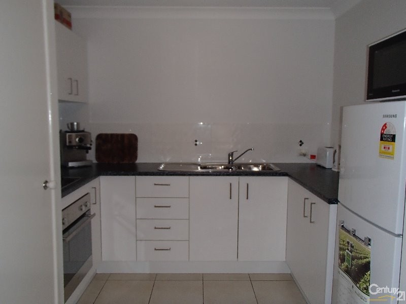 2/10 Brodiek Street, Strathpine QLD 4500