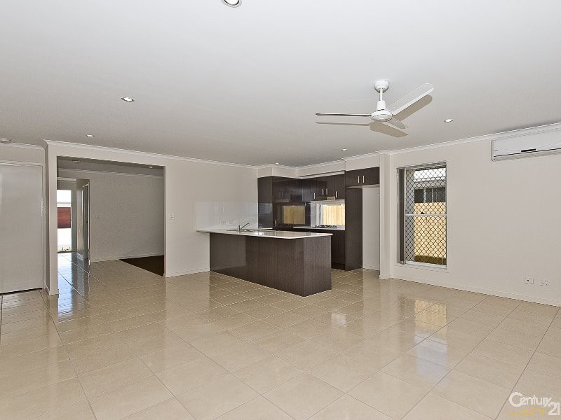 8 Matthews Court, Griffin QLD 4503