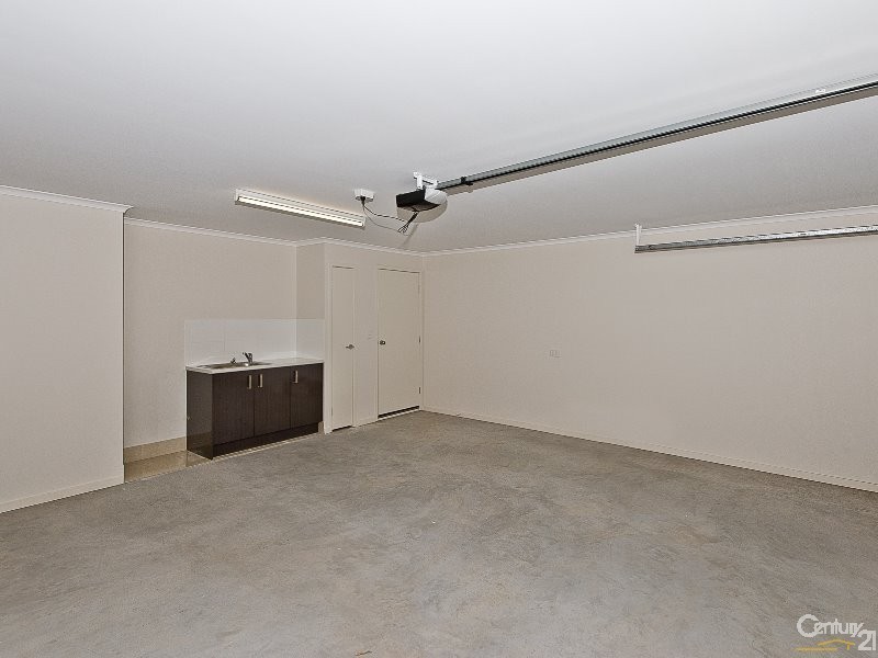 8 Matthews Court, Griffin QLD 4503