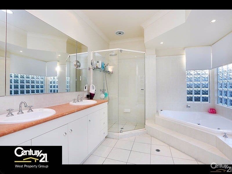 14 Felicia Place, Eatons Hill QLD 4037