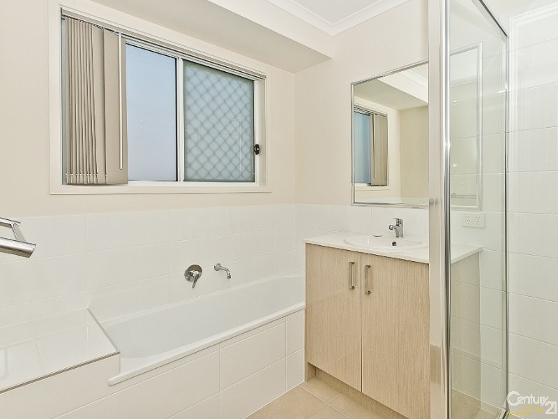 62 Cootharaba Crescent, Warner QLD 4500
