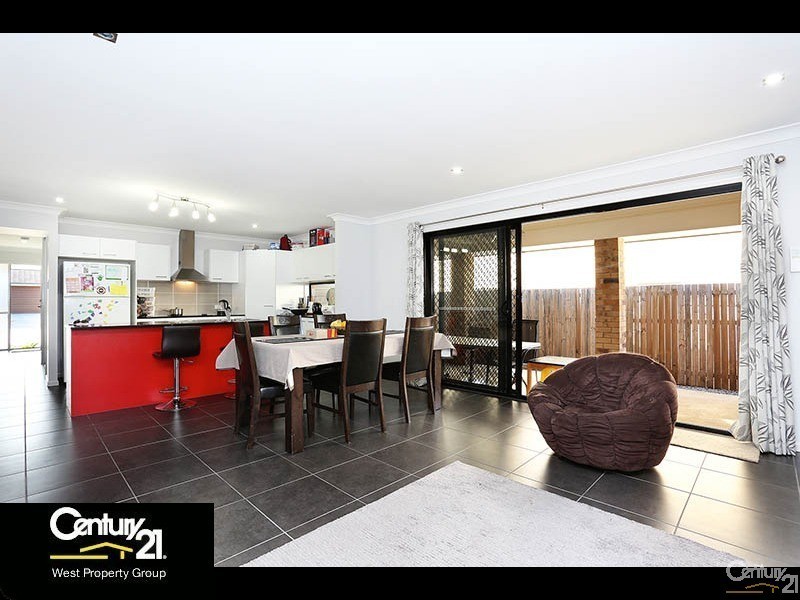 10 Rowallan Street, Warner QLD 4500