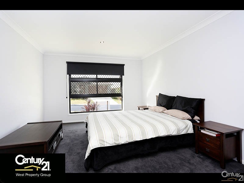 10 Rowallan Street, Warner QLD 4500