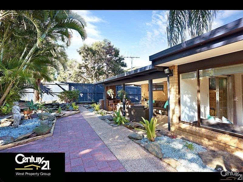 31 Carwell Avenue, Petrie QLD 4502