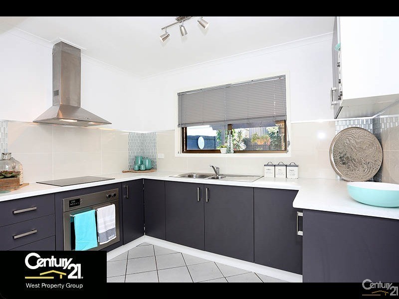 31 Carwell Avenue, Petrie QLD 4502