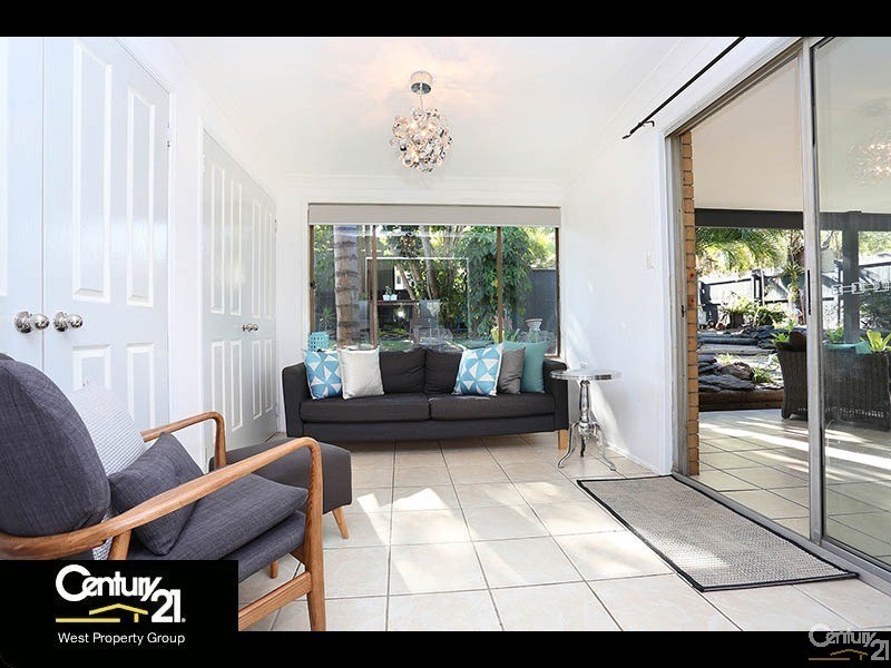 31 Carwell Avenue, Petrie QLD 4502