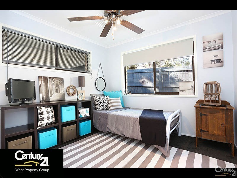 31 Carwell Avenue, Petrie QLD 4502