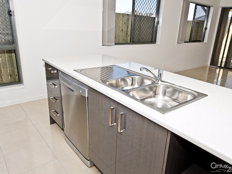 14 Rowallan Street, Warner QLD 4500