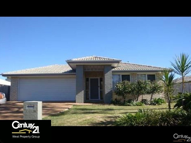 11 Dean Street, Bray Park QLD 4500