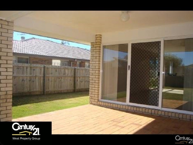 11 Dean Street, Bray Park QLD 4500