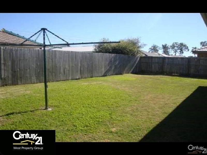 11 Dean Street, Bray Park QLD 4500