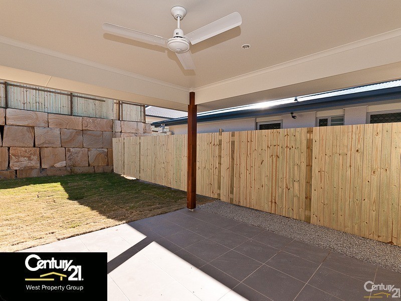 42 Caspian Parade, Warner QLD 4500