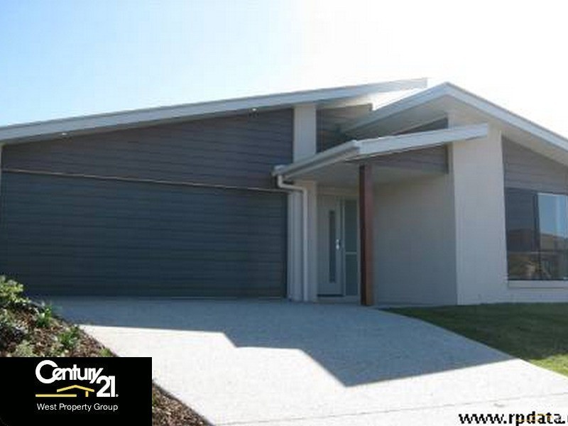 8  Moor Circuit, Warner QLD 4500