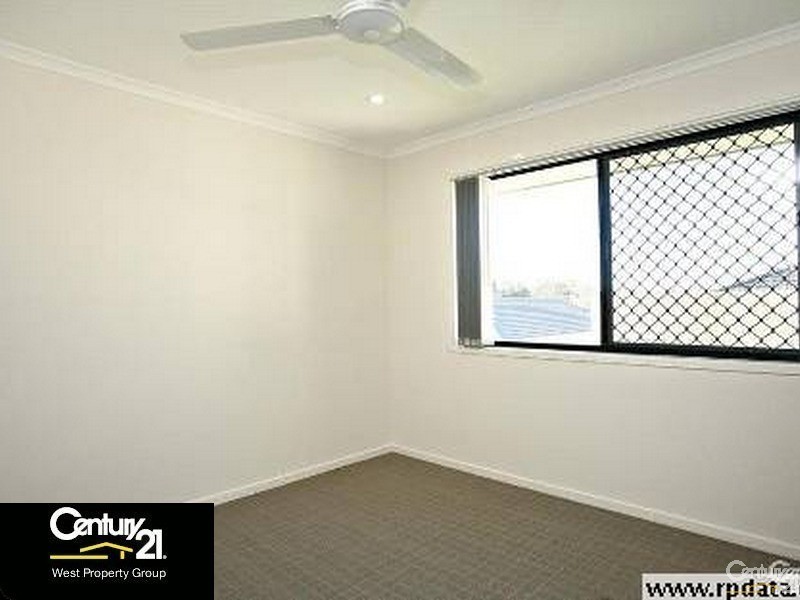 8  Moor Circuit, Warner QLD 4500