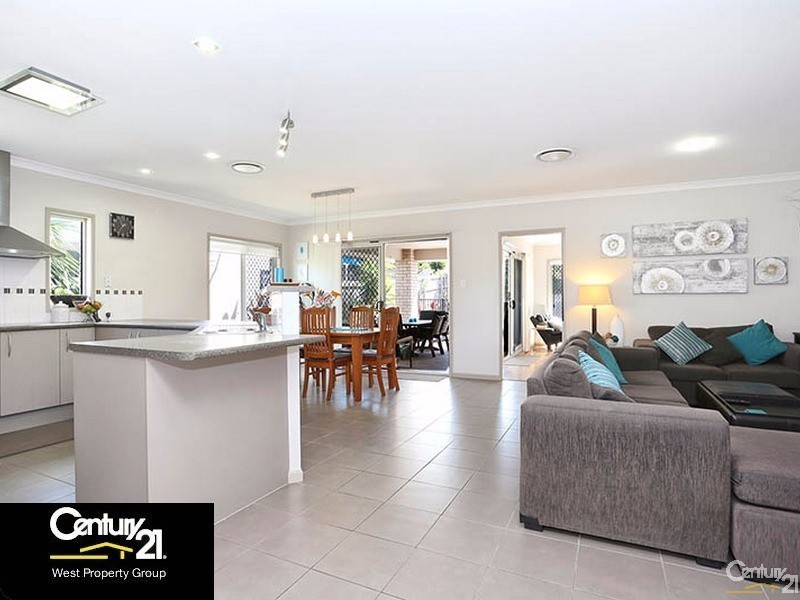 7 Silvabank Court, Warner QLD 4500