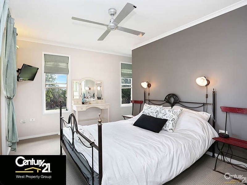 11 Andrew Clarke Road, Whiteside QLD 4503