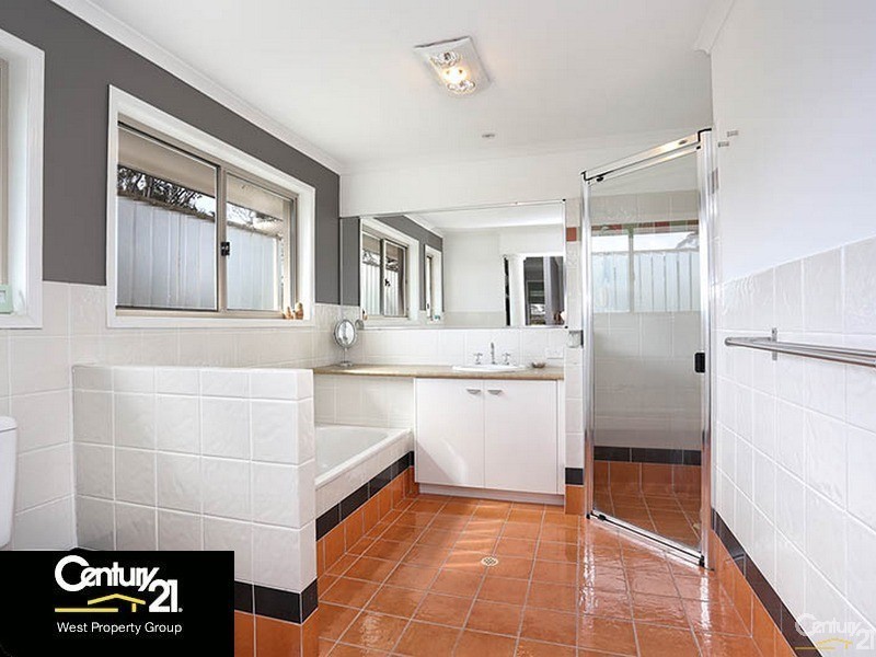 11 Andrew Clarke Road, Whiteside QLD 4503