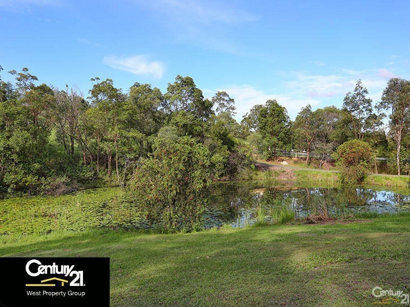 11 Andrew Clarke Road, Whiteside QLD 4503