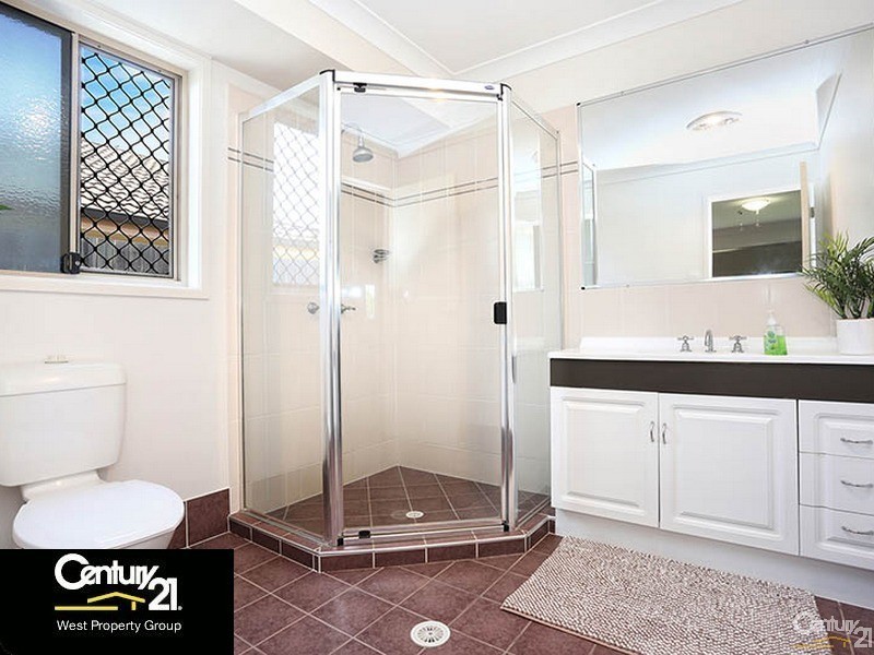 8 Patrone Court, Warner QLD 4500