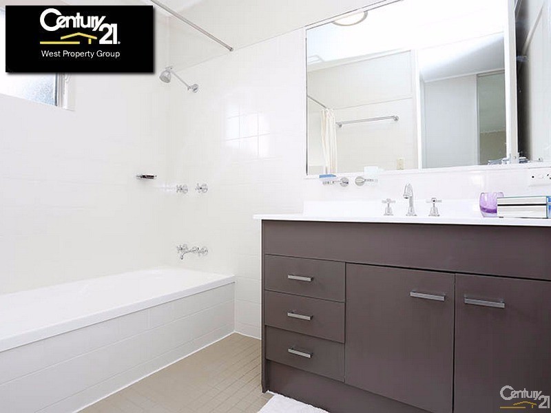 16 Bygrave Street, Strathpine QLD 4500