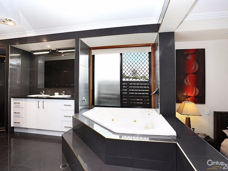 26 Pardalote Place, Cashmere QLD 4500