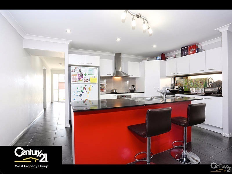 10 Rowallan Street, Warner QLD 4500