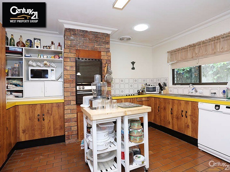 42 Windrest Street, Strathpine QLD 4500