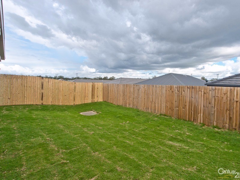38 Cootharaba Crescent, Warner QLD 4500