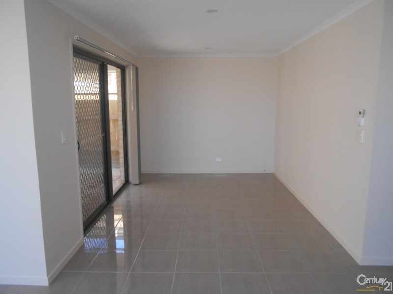 10 Lemongrass Circuit, Griffin QLD 4503