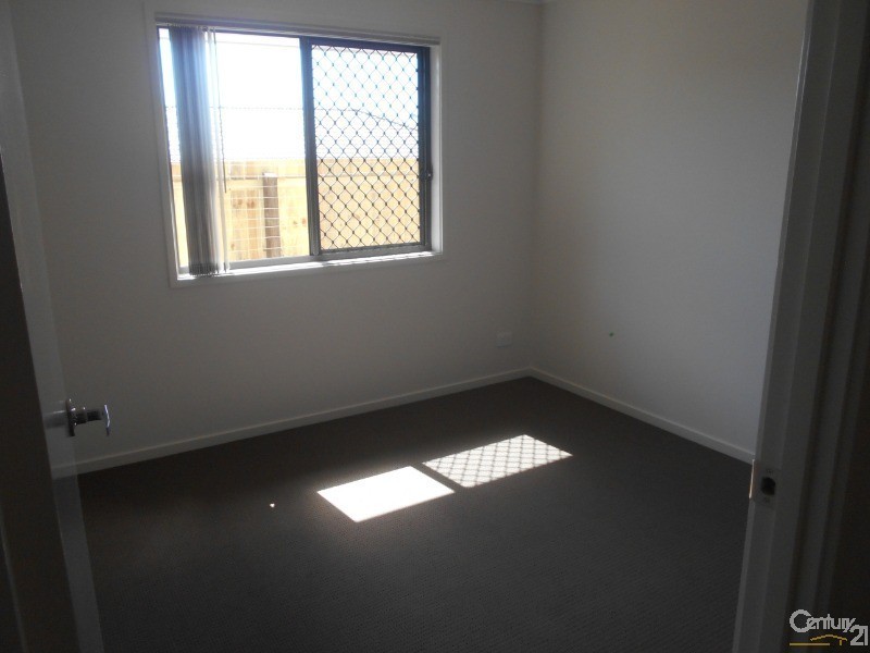 10 Lemongrass Circuit, Griffin QLD 4503