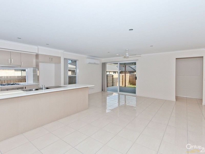 5 Mint Crescent, Griffin QLD 4503