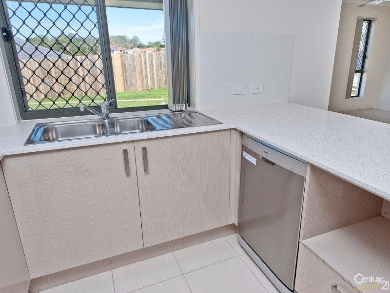 2 Champion Crescent, Griffin QLD 4503