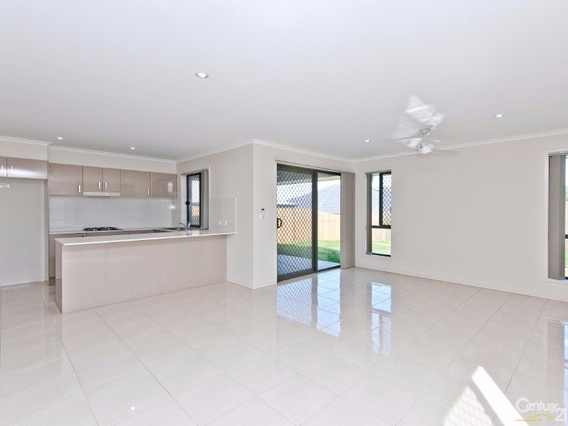 2 Champion Crescent, Griffin QLD 4503